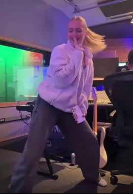 She was a fairy #freyaskye #studio #fyp #dancing 