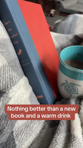 #BookTok #fallvibes #fallreading #wherethecrawdadssing #reading 