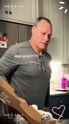 Their reactions were priceless 🥺 #infertility #pregnancyloss #pregnancyannouncement #grandparents #grandad 