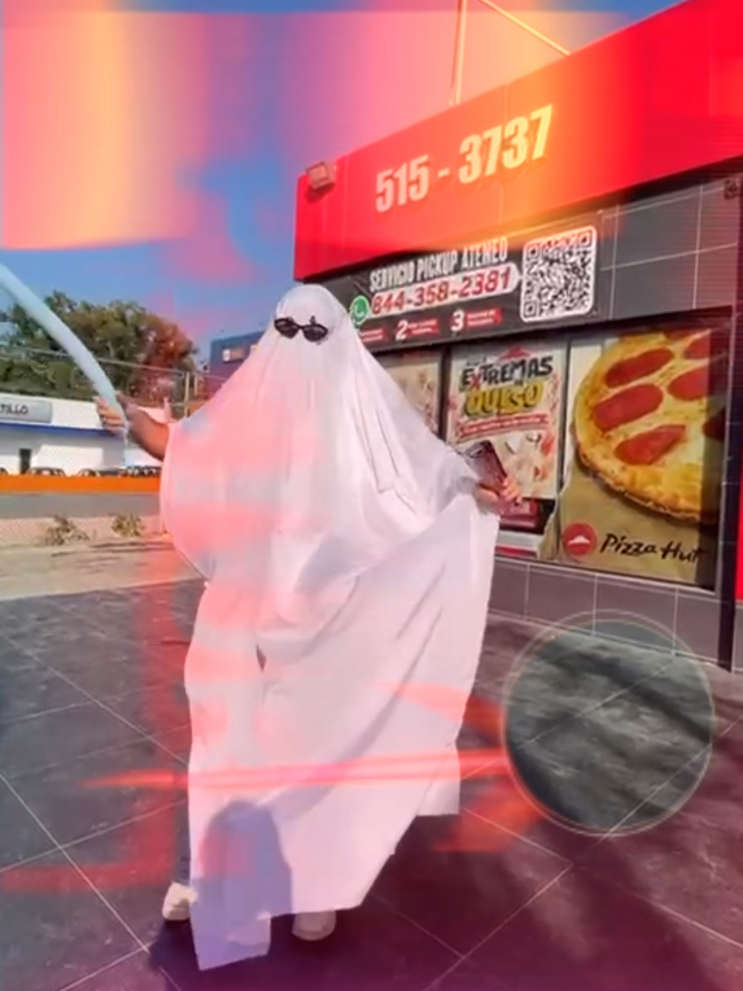 👻 Si ves a alguien bailando con una pizza en la mano… tranqui, seguro vino a Pizza Hut Ateneo 😏🔥 #pizzahutateneo #pizzatime #pizzamood #pizzaconestilo #ghostdance #paratiiiiiiiiiiiiiiiiiiiiiiiiiiiiiii #saltillo