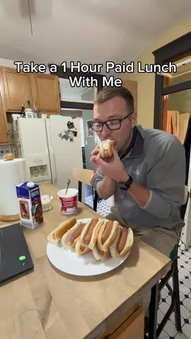 Take a 1 hour paid lunch to eat some hotdogs with me. #hotdog #lunch #lunchbreak #fyp #viral 