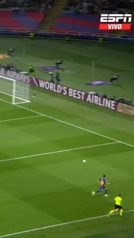 :PERO QUE GOLAZO! Fermín López sella su hat-trick ante Olympiacos pero atención a la asistencia de Roony Bardgh)j..icon elástica incluida en la jugada! .. Toda la #UCL por #DisneyPlus Plan Premium