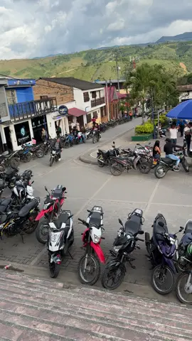 Parque principal del segundo municipio mayor productor de café en #colombia 
