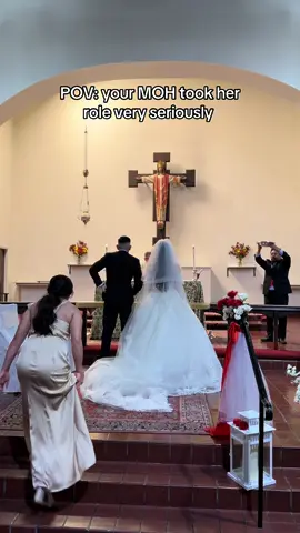 Ladies and Gentleman.. MY BEST FRIEND 👏👏  • • • #bestfriend #goals #maidofhonor #churchwedding #veil 