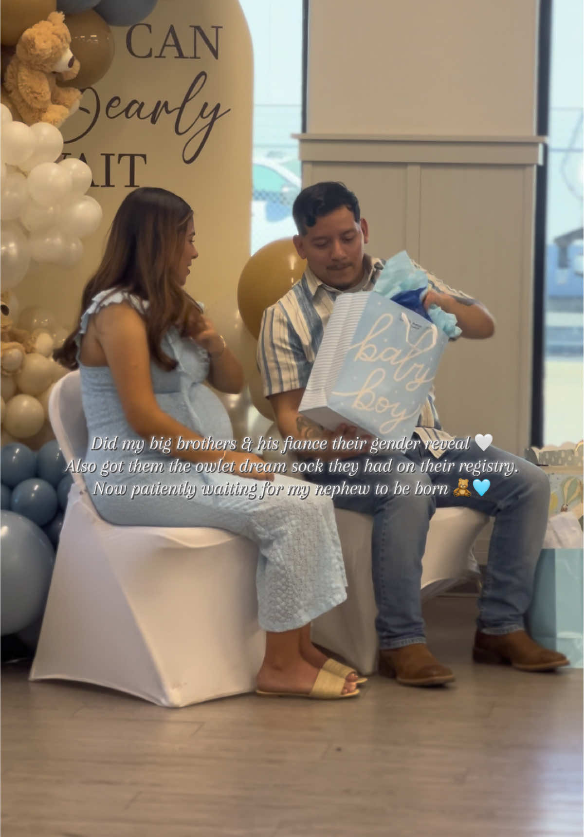 My turn to be a tia!🧸🩵 Our babies are gonna grow up so close together 🥹🩵🩷 Did the gender reveal when I was 9months pregnant & now I’m 3 months pp at their baby shower ✨ #paratii #foryoupage #tia #aunt #nephew 