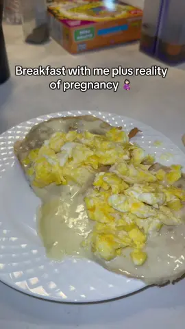 I’ll be rotting in bed all day today 🙂🤰🏻 #pregnant🤰 #pregnantlife #reality #pregnanttok #secondtrimester 