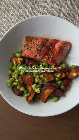 your dinner reservation awaits 👀 #healthyrecipe #healthyfoods #cookingathome #homecooked #homecookedmeal 