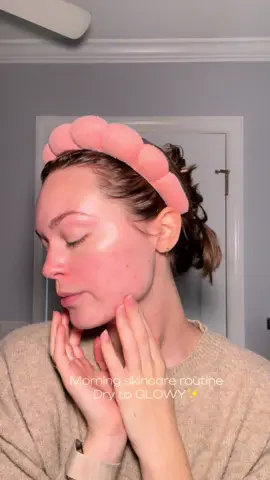 Morning skincare routine that’s therpeautic at this point. Products are in the order that I use them. Don’t forget to wash your hands before you touch your face!! 🧼 #morningskincareroutine #skincareorder #morningroutine #dryskincare 