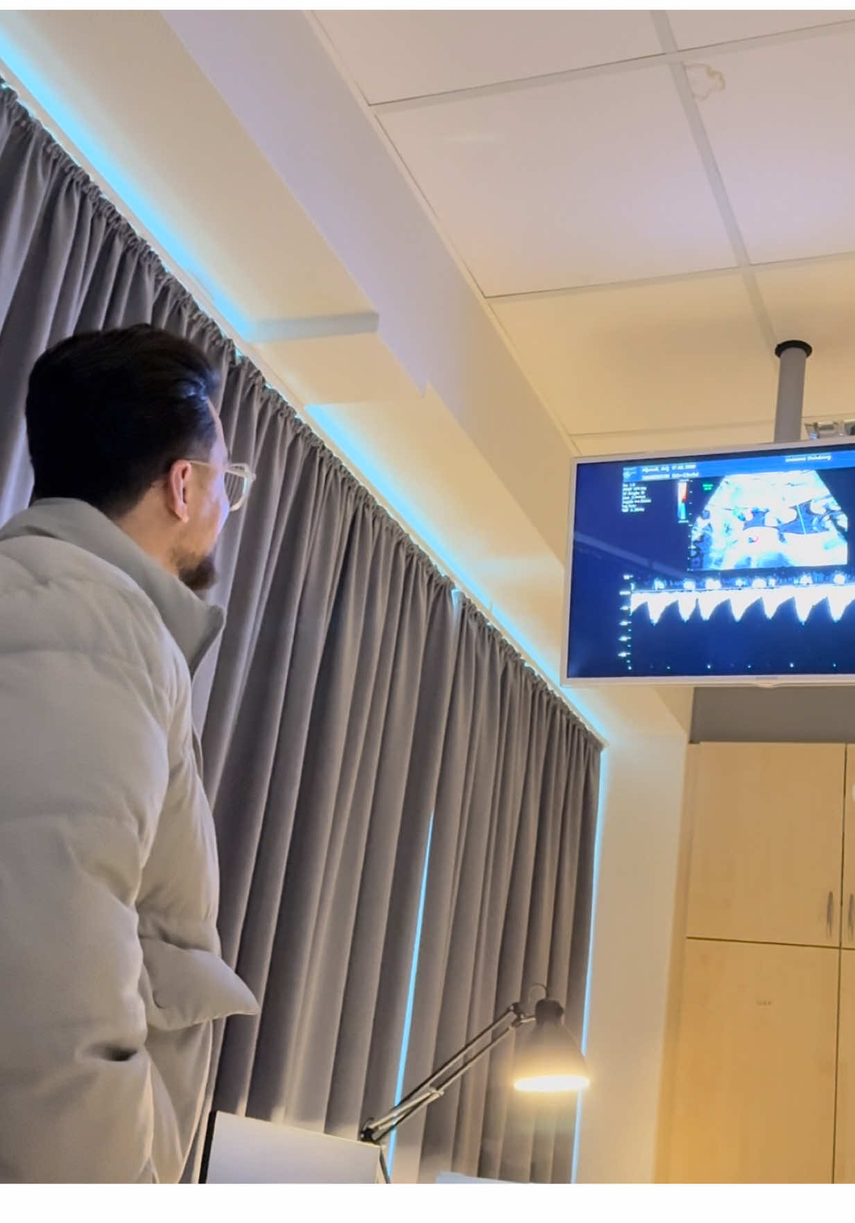 الأب الحنون رزق مين بيتفق معي؟ ✨🥹 #بابا #اب #حنون #baby #المانيا #fyp #babygirl #babylove #explorer #girl #schwangerschaft #germany #طفلتي #بنتي#creator 