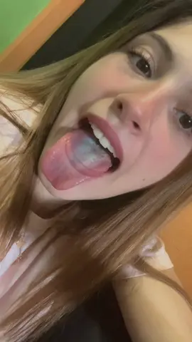 Después de probar las saladix picantes, la lengua azul, filtro de mierda me tapaba todo jajajaja 