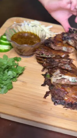 #charcuterieboardsoftiktok #birriaboard #yummy 