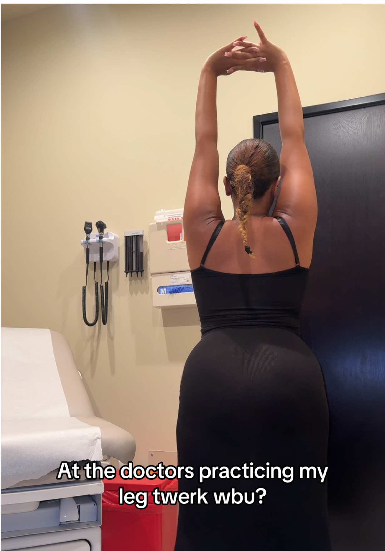 I’m not too proud of this go round🫤🫠 #legtwerk #legshake #blackgirl #browngirl #zalaiyanefwani 