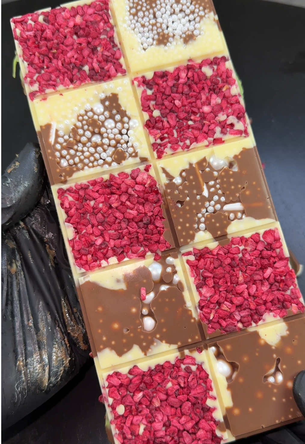 This is what i call Love Language 🍫❤️ #dubai #chocolate #dubaichocolate #part2 