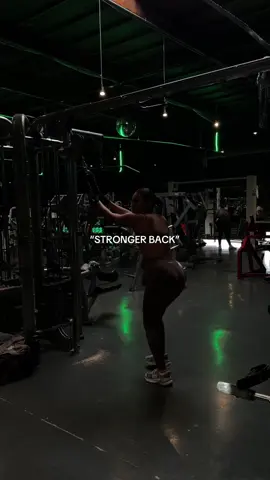 “STRONGER BACK”  #womenworkout #fyp #upperbodyworkouts #GymTok #Fitness 