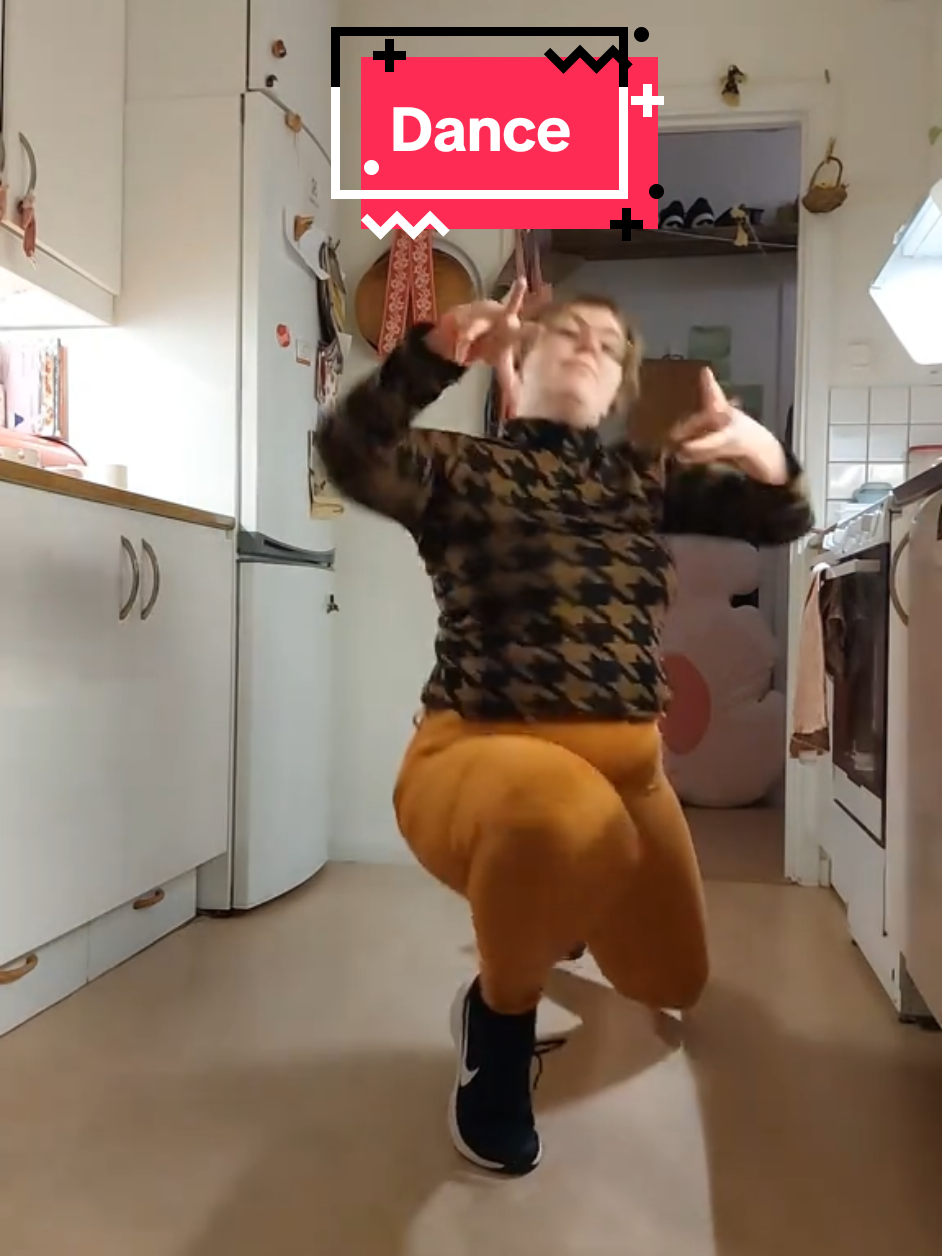 My first recording got blurred for some reason so had to rerecord 🤔 #tutting #poppingdance #dancetok #wavingdance #soft 