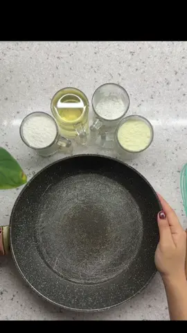 حلاوة چكليتيه المكونات: كوب شكر/كوب حليب /كوب طحين/ربع كوب نشا/ الشيره/كوبين شكر /كوب ماء /هيل اذا القوام ثخين تكدرون تضيفون ماء