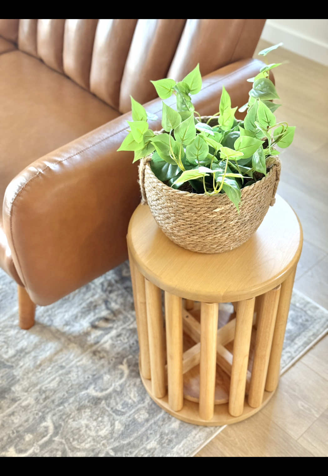 Obsessed with furniture that multitasks✨Perfect for hosting!  #founditonamazon #amazonhome #apartmentdecor #neutraldecor #smallspaceliving 