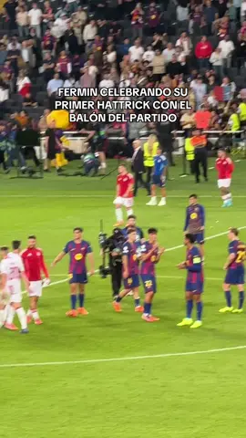 Fermin celebrando su hattrick en champions 🙌🏻 #ferminlopez #fcbarcelona #championsleague #Deportesentiktok 