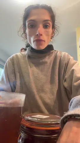 partie 1 :☺️🥕la partie 2 arrive tout de suite!! 😁😁. En fait j’ai pas fait exprès je voulais tout faire en un seul TikTok alors c’est parti pour la dégustation en partie 2et toute la vidéo de mon petit rituel du petit déjeuner.#pourtoi #fyp #recovery #lactofermentation #petitdejeuner 