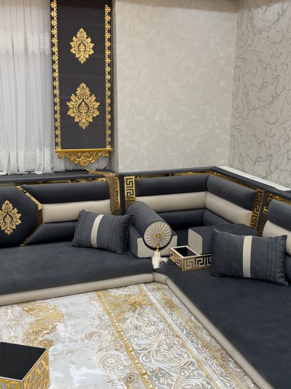 Timeless comfort meets refined craftsmanship - the Arabic Majlis is where tradition and quality unite. Crafted from premium fabrics with rich textures and detailed patterns ✨️🌷 With fast worldwide delivery and custom production in just a few weeks, your majlis arrives ready to redefine comfort and elegance in your home! ☀️👀 💮 #arabicsofa #instagram #floorseating #arabicmajlis #majlisseating 