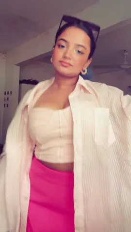 i’ve been seeing this trend all over my fyp so i had to try it🤭🩷✨ #Ashanya #Trending #foryou #fyp #SriLanka