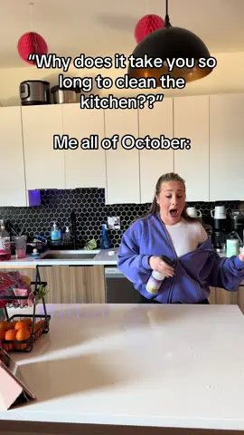 The millennial urge cannot be stopped #hocuspocus #iputaspellonyou #halloween #october #musicaltheatre 