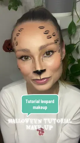 Můj kreativní večer 🤭🐆#🐆#halloween #halloweenmakeup #makeup #leopard #leopardmakeup #makeuptutorials #leopardmakeuptutorial 
