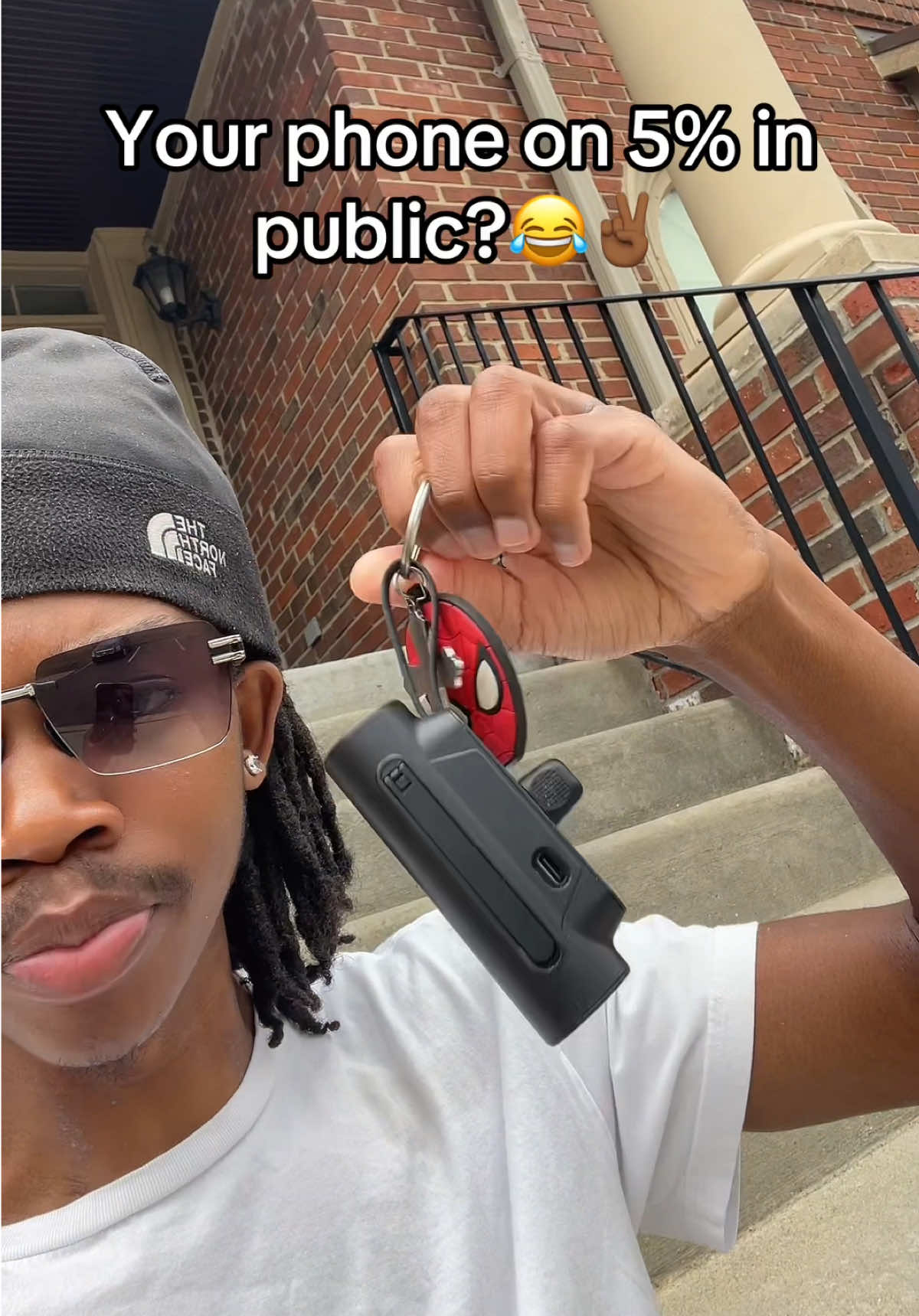 Makes Life Easier🤷🏾‍♂️ #portablecharger #wirelesscharger #tikshopfinds 