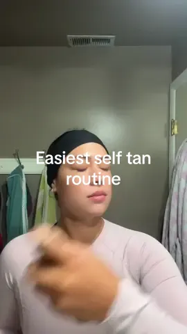 Holding on to every last bit of bronze I can pull off okay😭#selftanroutine#lazytan#beautyhacks#easytanningroutine#BeautyTok  