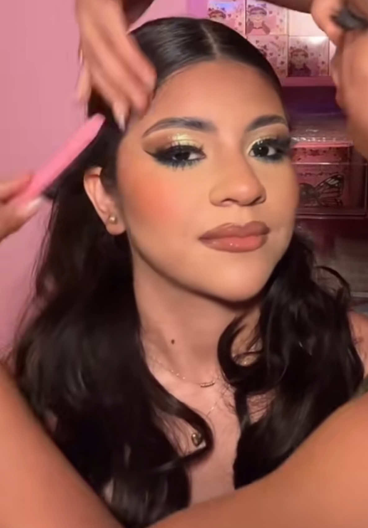 Don’t forget to join our lives at @MetamorphosisBF Corp ✨💕 join us for makeup and more .