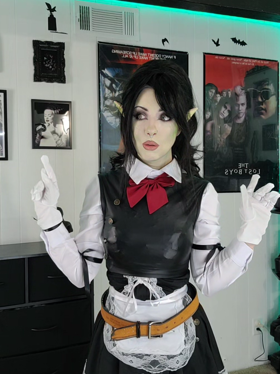 yes, I forgot to paint me legs. lmao #goblincleanup #gothgirls 