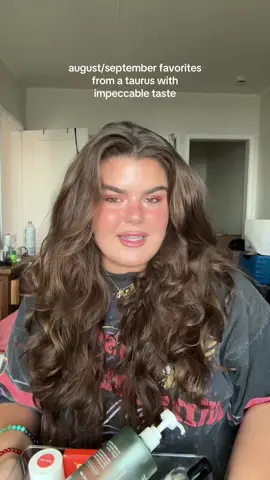 omg hi getting through august and sept so I can finally share my october faves!!! lmk if you have any other video requests 🫡  products mentioned:  @Uni. body serum  @Heretic Parfum dirty coconut hair perfume  @Saltair Body golden hour  @'Ôrəbella blooming fire  @CORPUS Naturals body wash  @ABI AMÉ body exfoliator  @saltair body serum  @Riddle Oil body oil and body milk @Nails.INC silver nail polish 