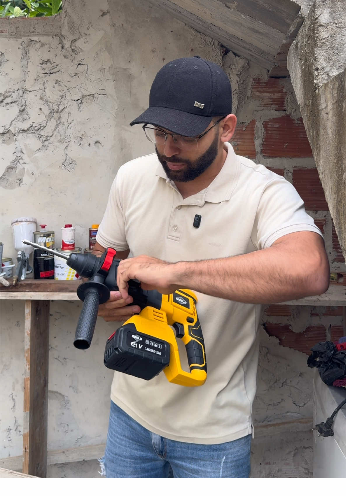 Furadeira e martelete a bateria, que ferramenta sensacional, potente l, resistente e muito util para construção civil #martelete #furadeira #testandoferramentas #reviewferramentas #ferramentas 
