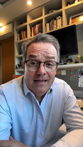 E o Ministro que disse que o governo federal vai fechar o ano com o menor déficit, já apontou de onde virá os recursos para cobrir os R$30 bilhões de rombo do governo central… Confere no vídeo de onde vai sair o dinheiro…