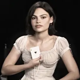 this look she looks SO ethereal and angelic bye // she’s so gorgeous im in awe. the bob is my favourite haircut on her ever // ib: luvrsctrl #fyp #foryou #arianagreenblatt #edit 