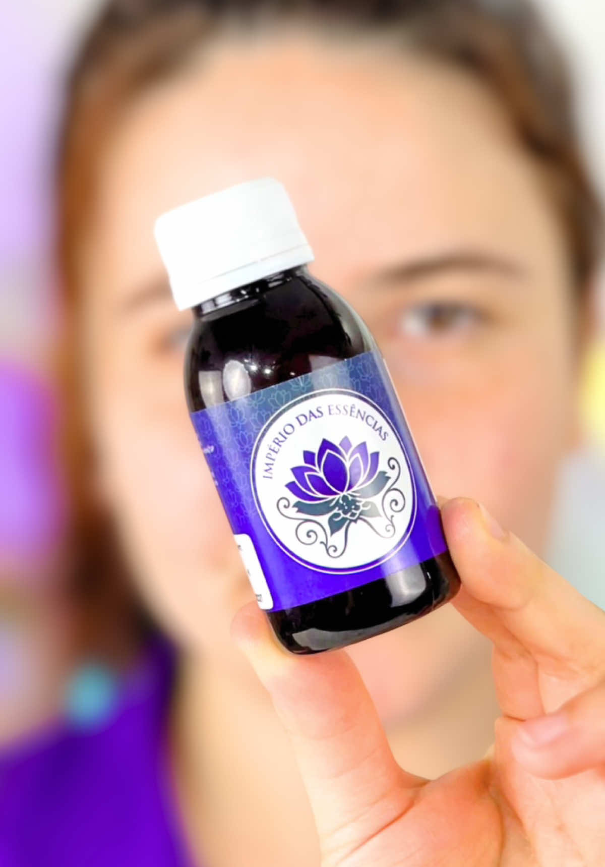 A FRAGRÂNCIA PERFEITA PRO VERÃO DO FIM DE ANO, CHEGOU! 🌸☀️ Apresentamos a nossa essência premium N°304, inspirada no famoso perfume de Jean Paul Gaultier, uma fragrância floral adocicada e simplesmente divina! 💖 ✅ Família olfativa: Floral; ✅ Notas de saída: Sal; ✅ Notas de corpo: Lírio; ✅ Notas de fundo: Merengue. Ideal pra usar em body splash, perfumes, cremes, produtos capilares e cosméticos em geral. Leve, sofisticada e com aquele toque doce na medida certa! 😍 👇 Gostou e quer experimentar? Comenta aqui “PREMIUM” que te enviamos o link para compra dessa essência maravilhosa! 💬🥰 #imperiodasessencias #essenciapremium #perfumaria #perfumariafina #fyp