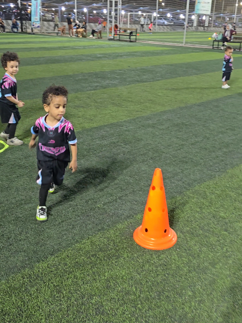 نوح مشروع لاعب كبير جدا  مستني ايه هات ولادك واصحابهم وتعالى جرب وشوف بنفسك  #شوف_ابنك_بيطور_قصاد_عنيك #طريق_النجومية #Triumph_Academy #football #training 