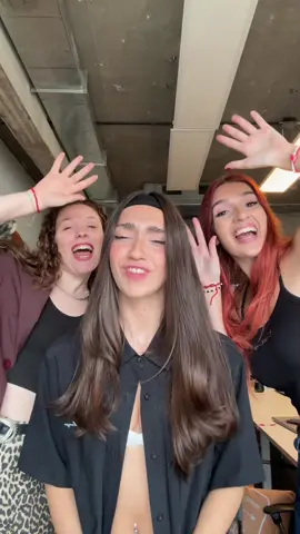 Decir adeeentro nunca fue tan fácil 🙌 gracias a MODO, que está dentro de la app de mi banco :) pd: alto temita, no me lo saco de la cabeza