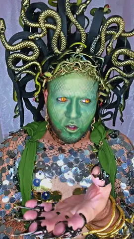 Estamos claros. #spookyseason #medussa #educacion #makeup #goodvibesonly 