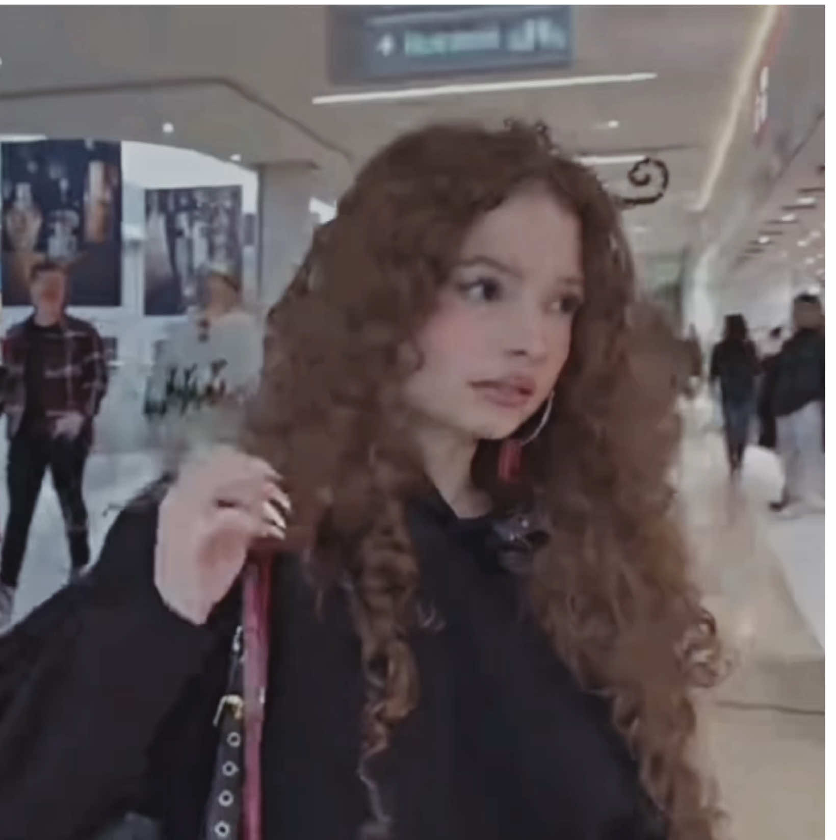 the intro always breaks my heart. ———— Sundays anxiety is extremely overlooked  ———— #sundaykalogeras #sadkalogerasedit #kalogerassisters #fyp #elianakalogeras  @demitrakalogeras @Eliana Kalogeras @sundaykalogeras @Noah Risling @Patrisha 