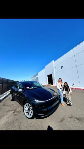Picking up my new mom car 🤩💕 #tesla #teslamodely #juniper 