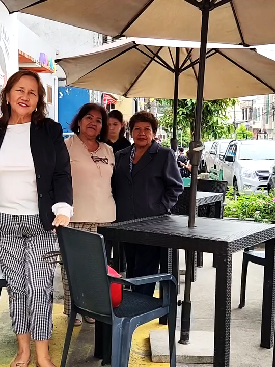 [EXPRESIONES] ATENCIÓN: #MoronaSantiago, Comité de Salud conformado por un grupo de ciudadanos, preocupados por la situación actual del Hospital Básico Quito de la ciudad de #Méndez. La casa de salud también suspendió el servicio de alimentación a los pacientes y personal médico. El Distrito no habría pagado del arriendo por lo que fue trasladado al coliseo. La lavadora industrial está averiada durante algunos meses. También señalaron que hay problemas con la falta de combustible para la ambulancia. #ecuador #macas #moronasantiago #ecuador🇪🇨 #amazonia