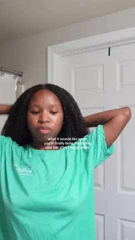 the natural hair is backkkkkkkk!! Finally!! And I tried some new products this wash day..let’s talk about them soon yeah? #detangling #naturalhair #knotlessbraids #type4hair #curlyhair 