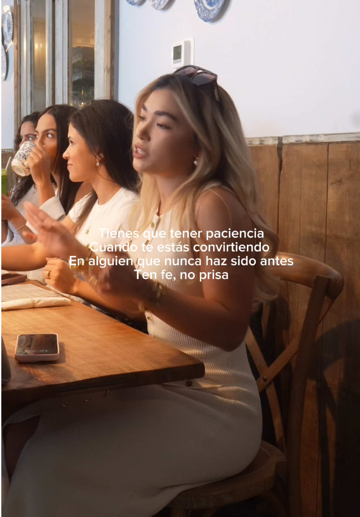 Tienes que tener paciencia cuando te estás convirtiendo en alguien que nunca has sido antes. Ten fe, no prisa. Dios no te está haciendo esperar, te está preparando. Estás siendo moldeada para sostener la vida, las bendiciones y el negocio que has estado pidiendo. Convertirte en una mujer con visión, propósito y estabilidad financiera no pasa de la noche a la mañana. Requiere fe, trabajo, disciplina y rodearte de mujeres que también están construyendo algo más grande que ellas mismas. No te compares. Tu proceso es único. Mientras unas se desesperan por resultados rápidos, tú estás aprendiendo a construir algo que dure: una mentalidad sólida, un negocio rentable y una vida con propósito. Aprende a invertir tu tiempo y energía en lo que realmente multiplica tu futuro. No se trata solo de ganar dinero, sino de crear libertad, propósito y abundancia con propósito. 👉🏻 Si estás lista para aprender cómo construir tu propio negocio, generar ingresos altos, encontrar libertad financiera e invertir sabiamente… Comenta “WEALTH” y luego revisa tus mensajes directos, te deberá llegar un mensaje de mi parte. (asegúrate de seguirme o sino no podré enviarte mensaje) Todo lo que necesitas para comenzar está en el link de mi perfil. SIGUE, GUARDA Y COMENTA @Danielaagiraldoo