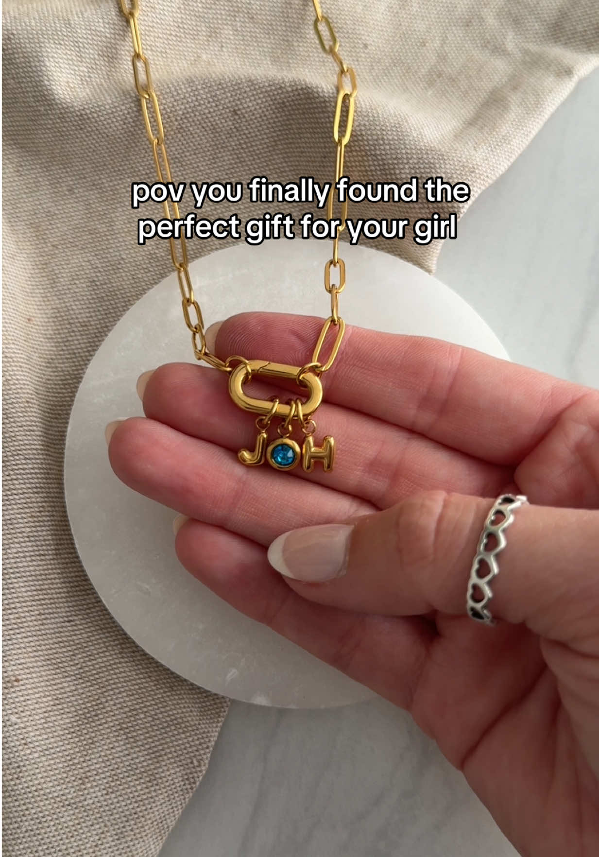 the best Christmas gift for her #fyp #foryoupage #christmasgiftideas #christmasgiftsforher #christmasgiftideasforher 
