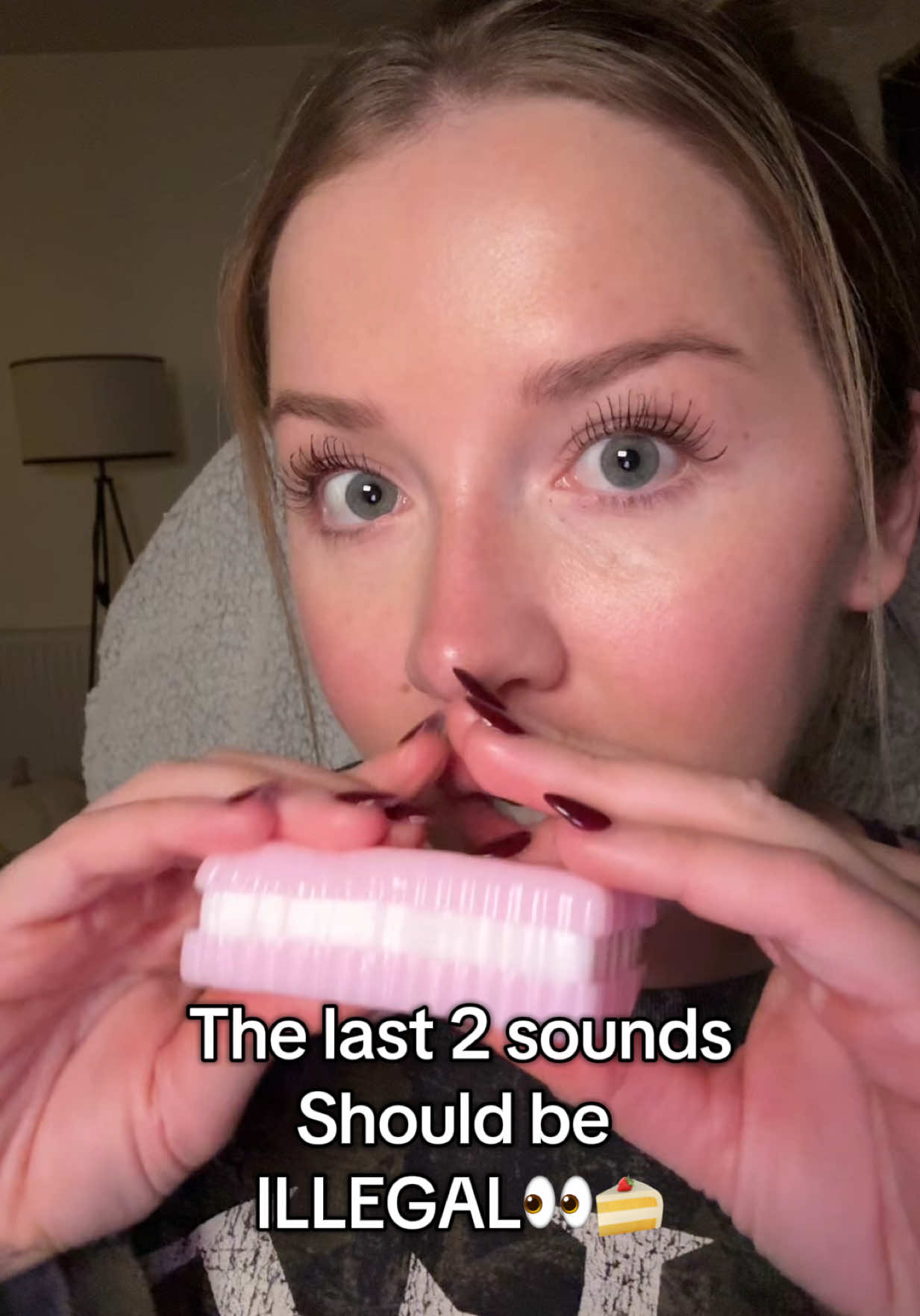 Illegal tingles only🤯✨ #mouthsounds #mouthsoundsasmr #tingles #asmr_tingles #visualasmr 