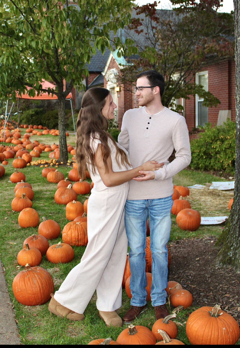 If any skincare companies want to send me products to try or yall have tips I would be estatic bc ya girl is drying out quick over here 😭 #accutane #accutanejourney #skincarebrand #accutanetips #accutaneskincare 