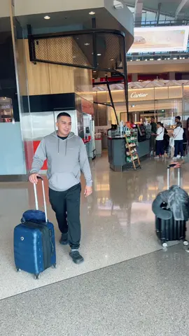 Y es la pura verdad chicos, un día arriba y otro trabajo, pero es parte del show #travel #influencer #viajar @Maria Torres 