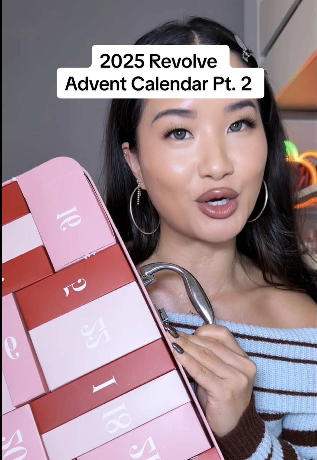 idk if we can beat this advent calendar this year tbh with yall 🤩🤠😭🤣 #makeupreview #adventcalendar #unboxing #honestreview #holidaygifts 