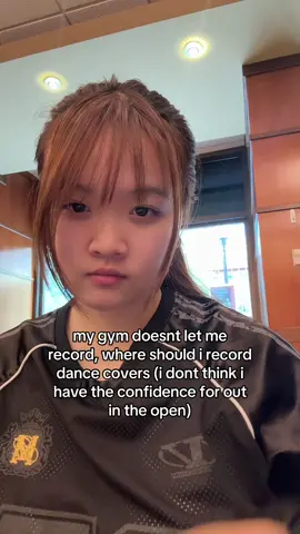 I recorded this in public as is and i died a little #fyp #uni #kpop #dance #xh 